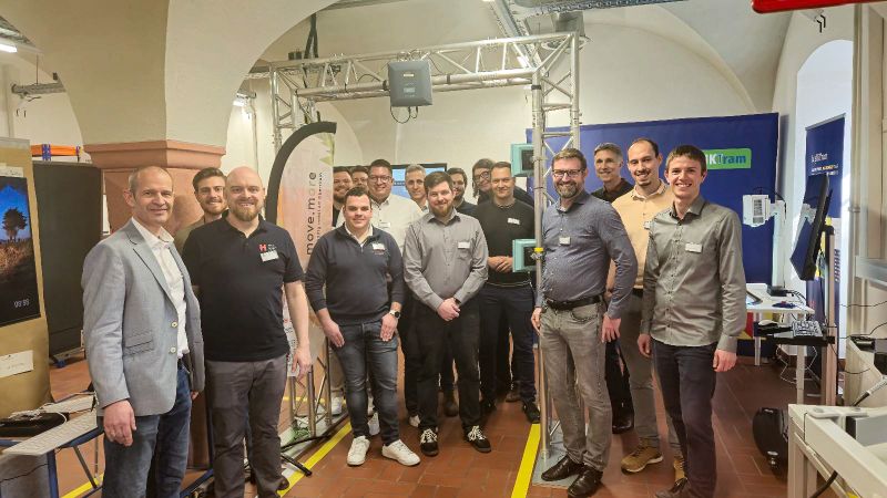 Gruppenfoto von den teilnehmenden Personen des Netzwerktreffen