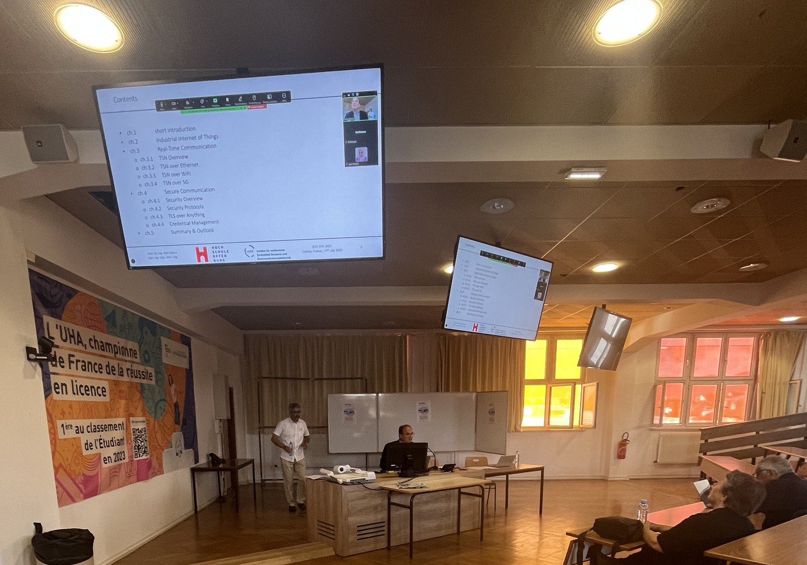 Blick in der Konferenzraum aus der Publikumsicht