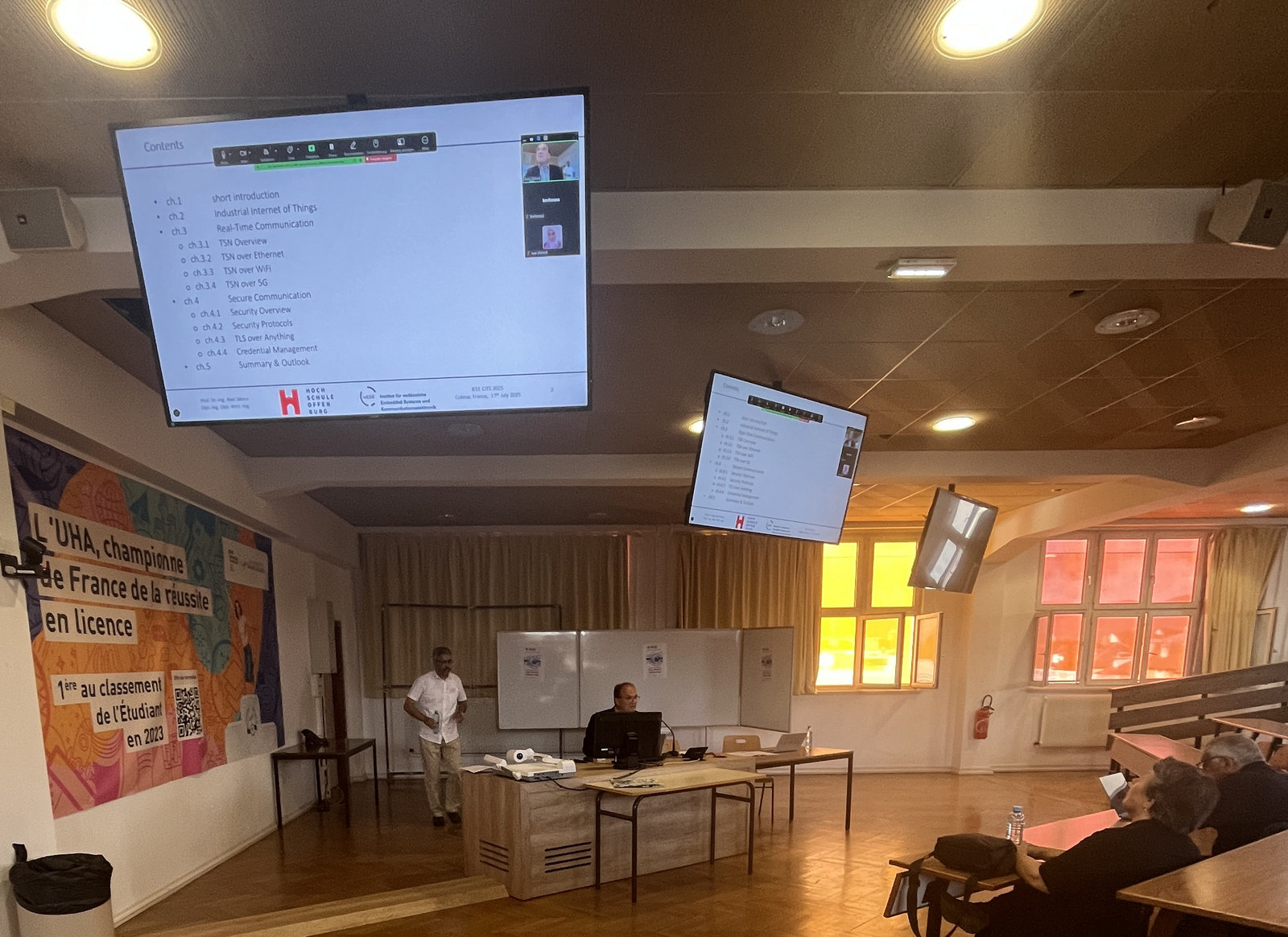 Blick in der Konferenzraum aus der Publikumsicht