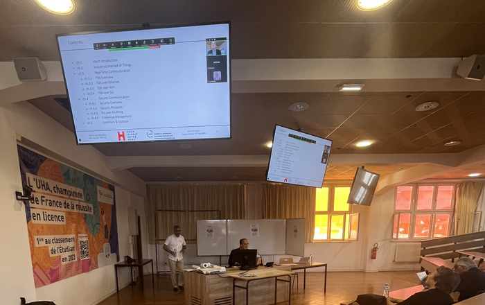 Blick in der Konferenzraum aus der Publikumsicht