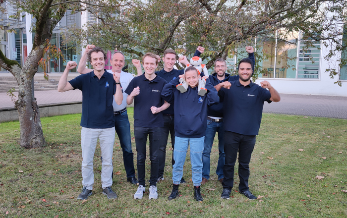 Das siegreiche Team (von links): Rico Schillings, Klaus Dorer, Hannes Braun, Jannes Scholz, Maren Wolffram, Stefan Glaser, Hannes Huber.