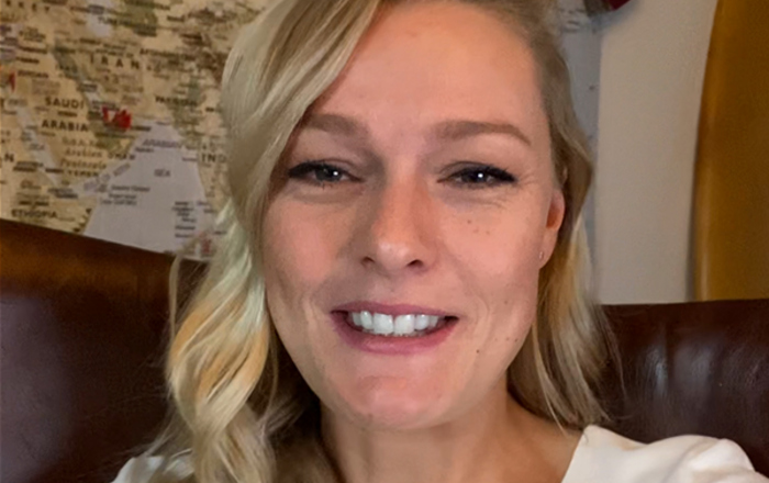 Proträt von Miriam Höller, Ex-Stuntfrau und -Germany's Next Topmodel, Moderatorin, Speakerin und Unternehmerin, die einen der Online-Vorträge hielt.