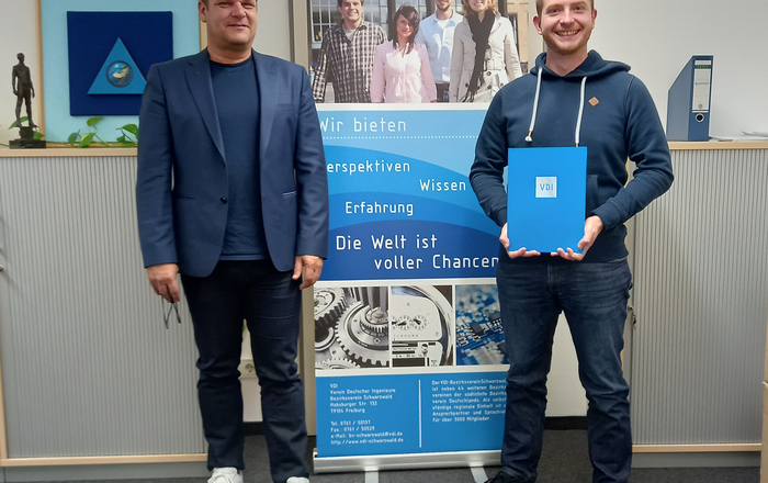 Vorsitzende des VDI Bezirksverein Schwarzwald e.V. Dipl.-Ing. (FH) Frank Gerlach (li) mit Heiko Bühler (re)