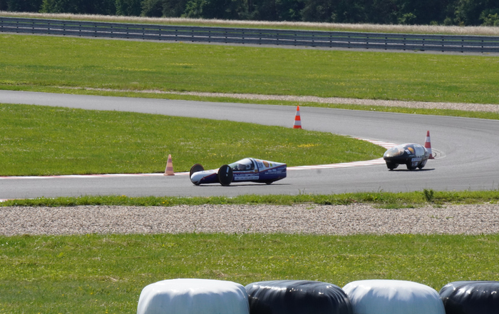 Zwei Prototypen auf der Strecke