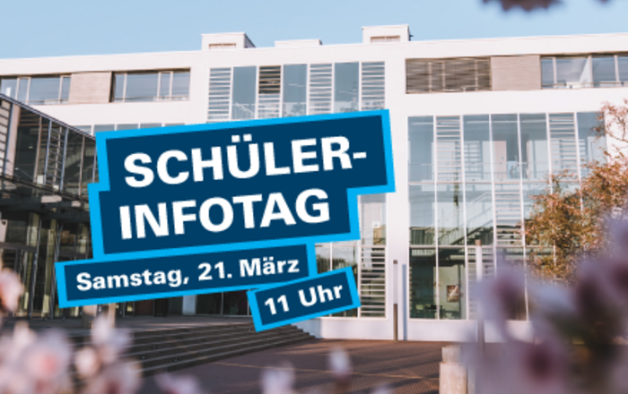 Gebäude D dvaor der Schriftzug Schülerinfotag