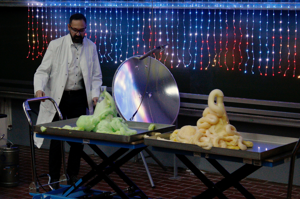 16._Elefanten-Zahnpasta