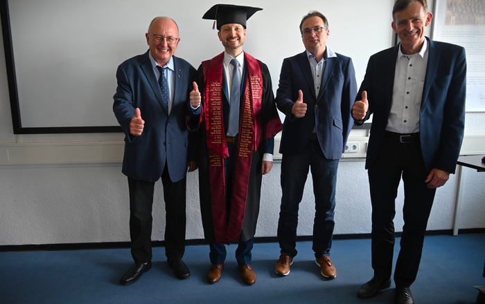 v.l.n.r.: Prof. Albers (Betreuer), Steffen Schrock (Disputant), Prof. Junk (Betreuer), Prof. Geimer (Gutachter)