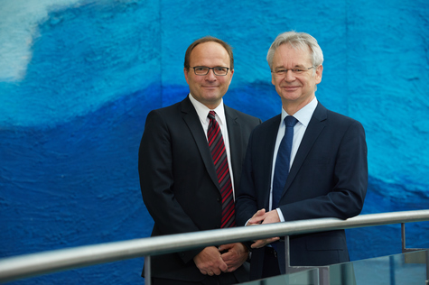 Staffelübergabe bei der Embedded World