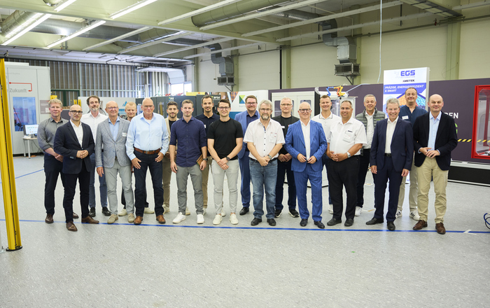 Gruppenfoto im Robotiklabor