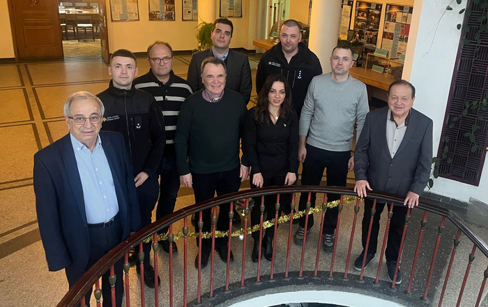 Gruppenbild der 9 Teilnehmer des Meetings