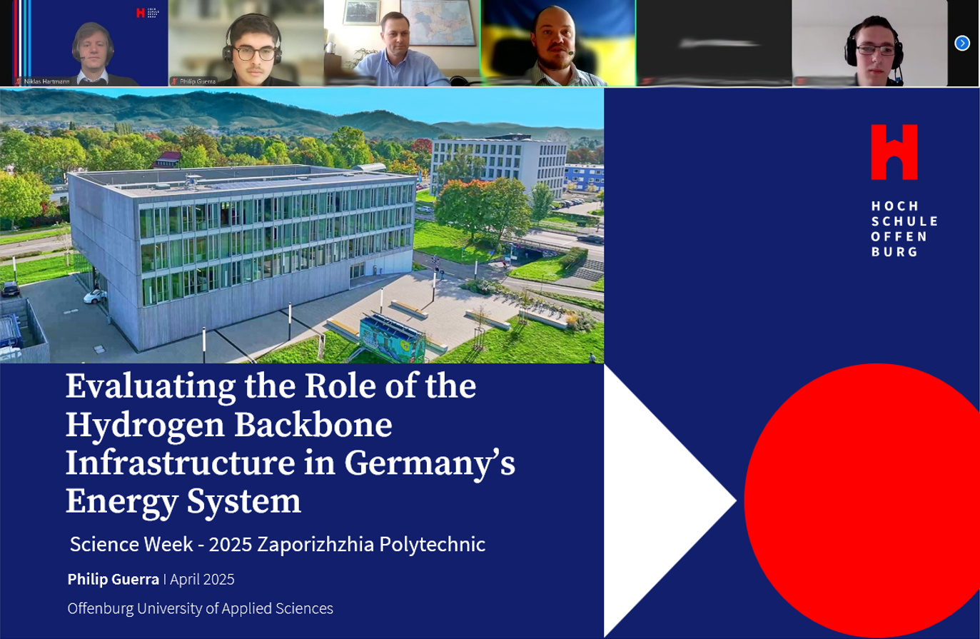 Screenshot von der Zoomsitzung mit der Startfolie der Präsentation und einigen Onlineteilnehmenden